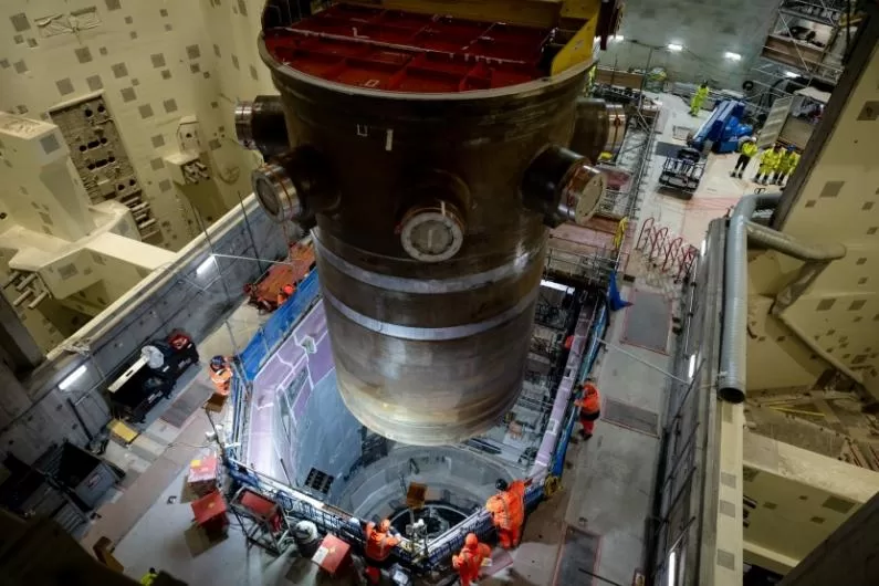 The RPV being lowered into the first Reactor pit