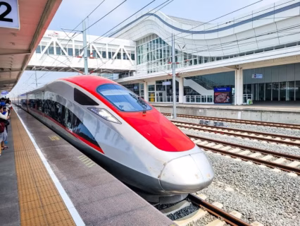 Vietnam High Speed Railway Sets Course Toward Groundbreaking