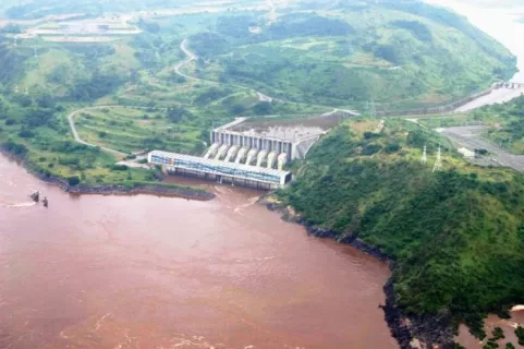 A descriptive photo showing the 800 MW Sounda Hydo power project once complete