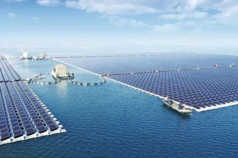 World’s Largest Offshore Solar Farm