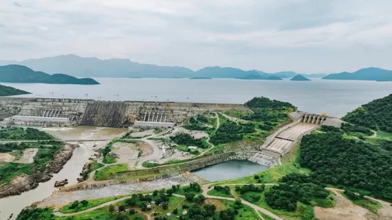 The dam will also provide surplus power that will be exported to the countries that neighbor Ethiopia