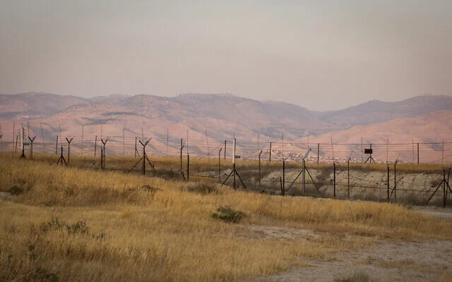 Israel's 1.4 billion dollar border fence with Jordan