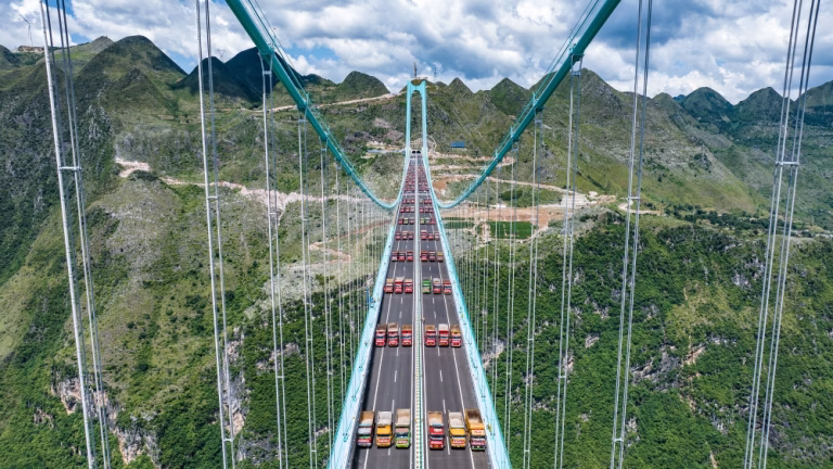 Huajiang Grand Canyon Bridge