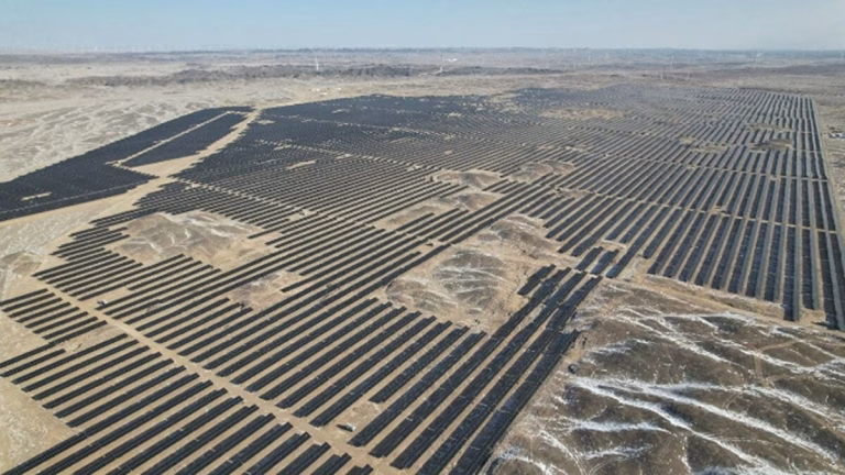 World's Largest Hybrid Solar Plant