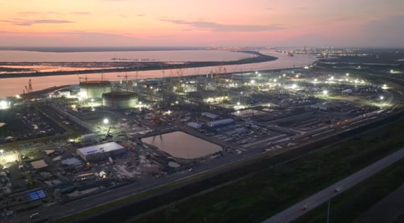 Sempra Approves $14 Billion Port Arthur LNG Expansion to Double Capacity