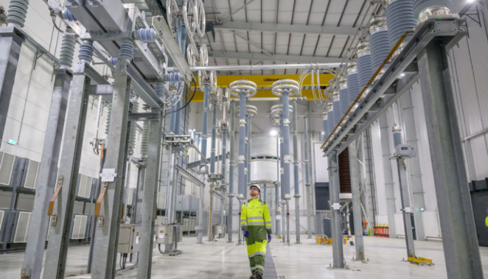 €3.5 billion Eastern Green Link 4 Awarded Contracts Boosts Scotland‑England Subsea Interconnector