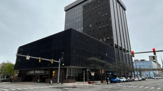 Second Conventional Center Hotel for Downtown Detroit