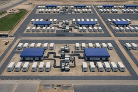 The project marks the world’s largest single-location battery storage deployment outside China.