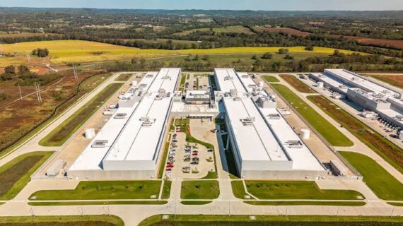 Meta is working with Morgan Stanley and JPMorgan ‌Chase on a roughly $13 billion financing package for a data center in El Paso.