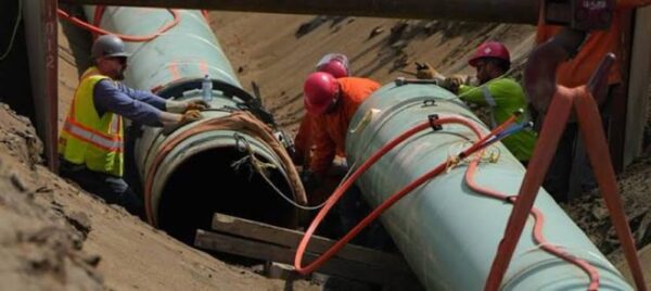 Oil pipeline construction
