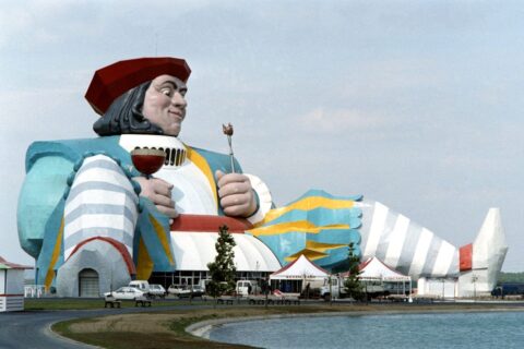 The theme park construction project will cost €6 Billion ($7 Billion USD)