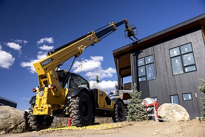 Caterpillar plans a $1B manufacturing facility in Sanford, North Carolina, expanding production of compact track loaders and telehandlers.
