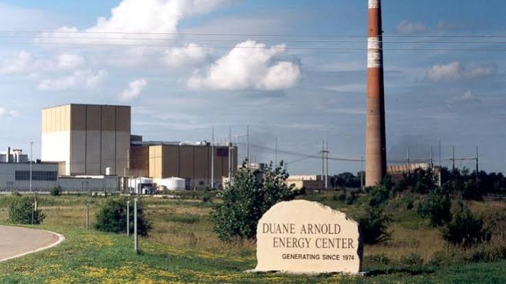 A $1.9B DOE loan advances NextEra Energy’s restart of Iowa’s 615-MW Duane Arnold nuclear plant, targeting a return to service by Q1 2029.
