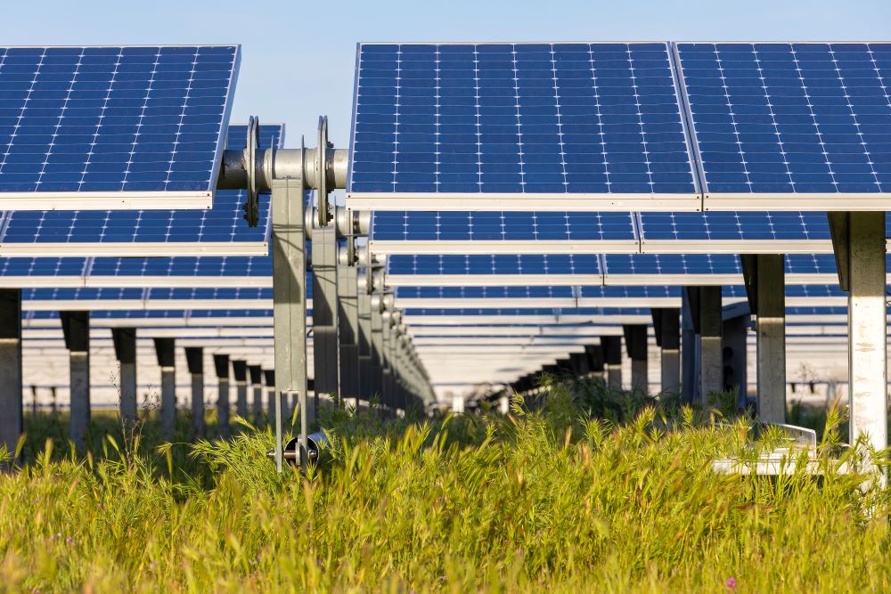 $1.5B Swan Energy Center: Clearway Begins Construction on 650 MW Solar Project in Missouri