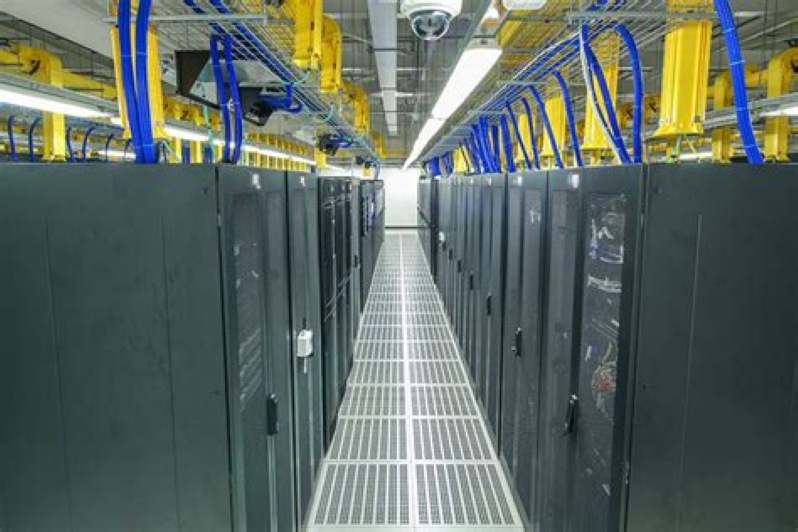 Why is the proposed Tungkillo data center and energy facility in South Australia facing backlash?